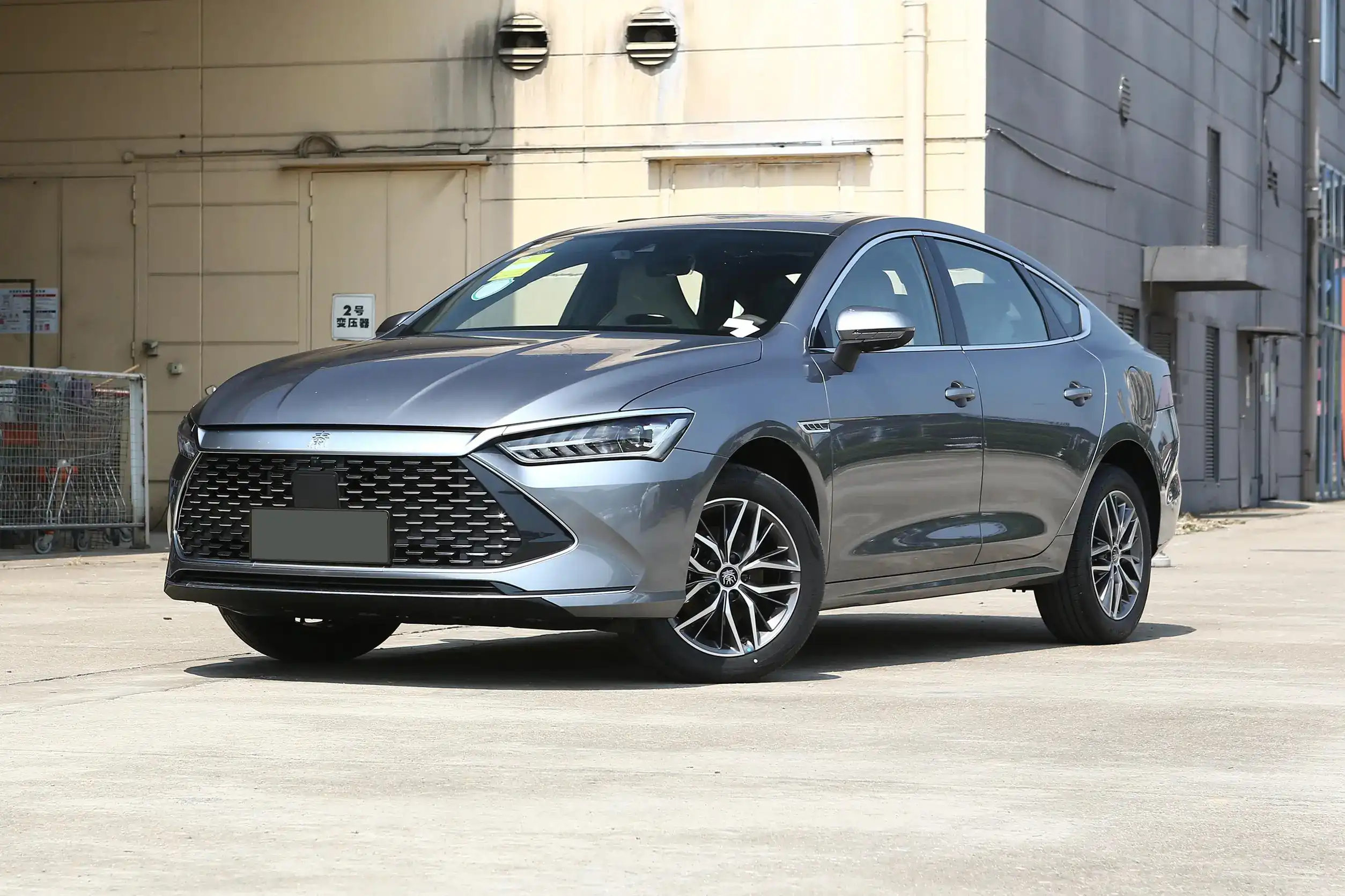 BYD Qin PLUS DM-i picture (12)