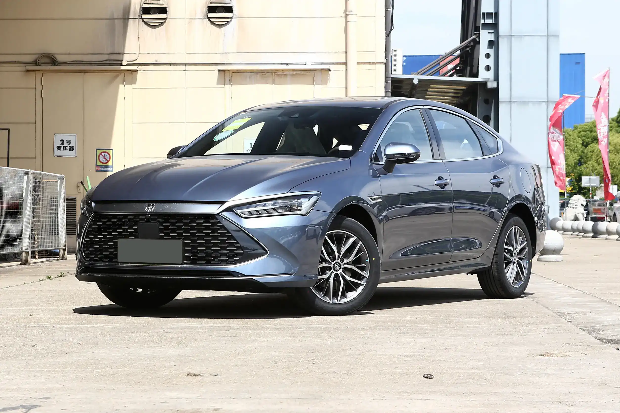 BYD Qin PLUS DM-i picture (13)