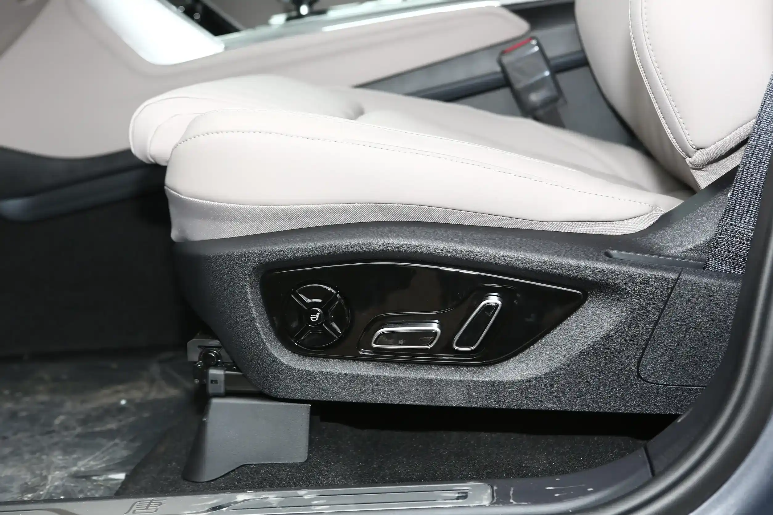 BYD Tang DM-i picture (5)