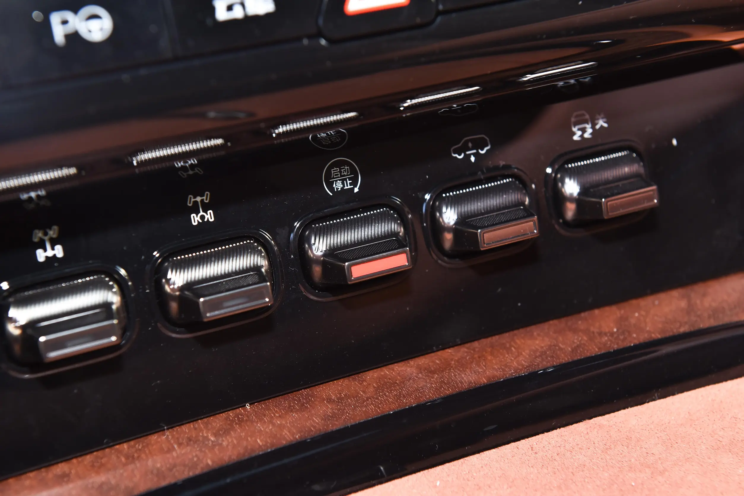 BYD Yangwang U8 picture (6)