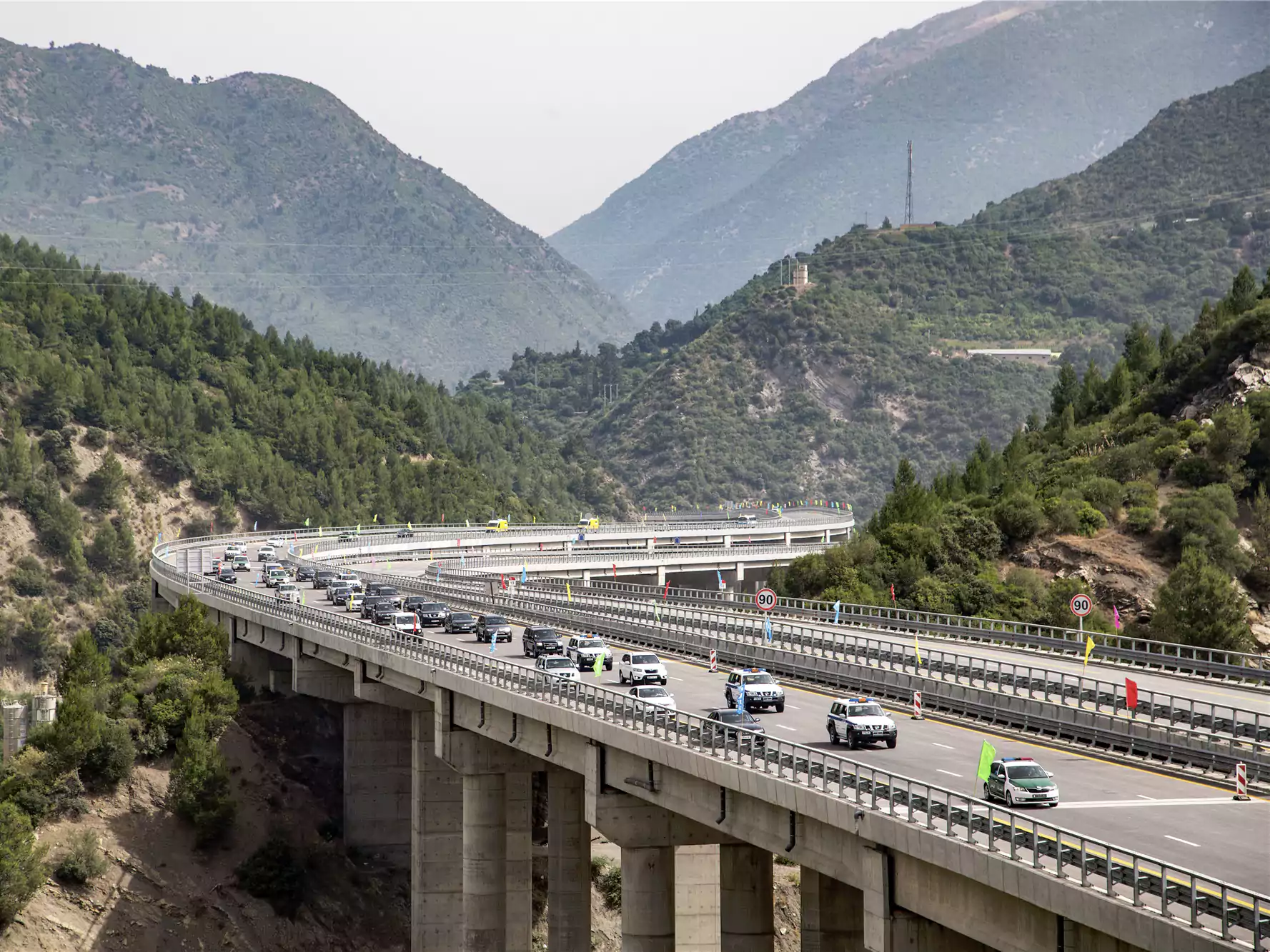 China helps build roads in Algeria