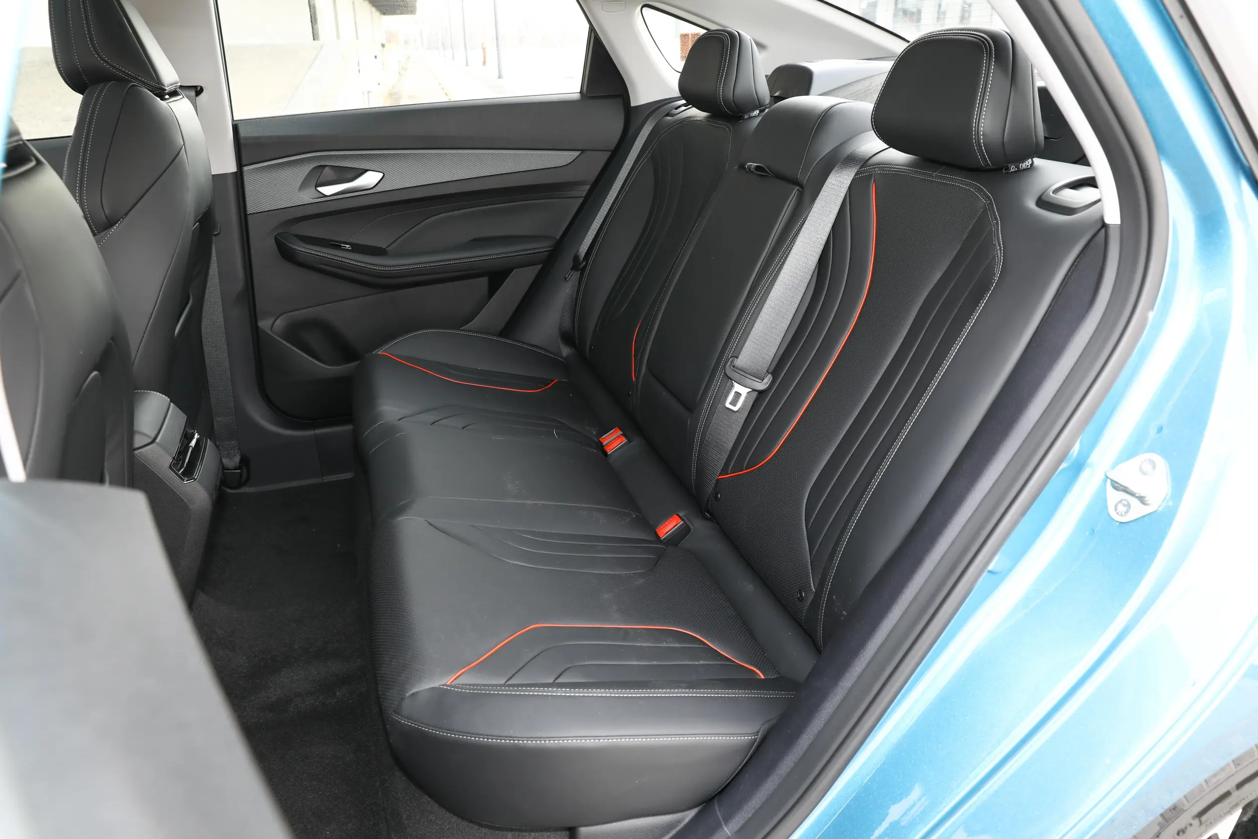 Geely Binray picture (13)