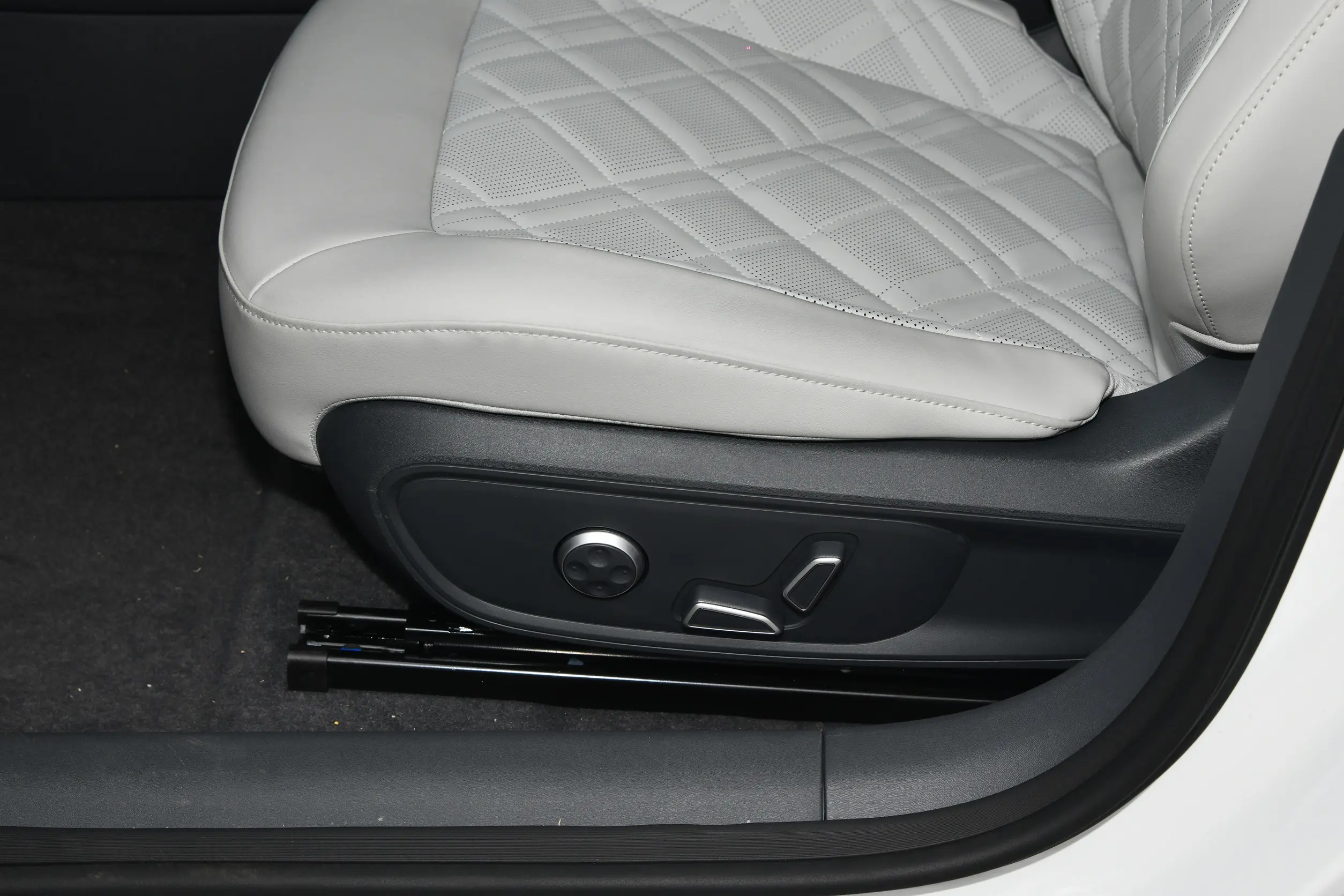 Changan NEVO A07 picture (5)