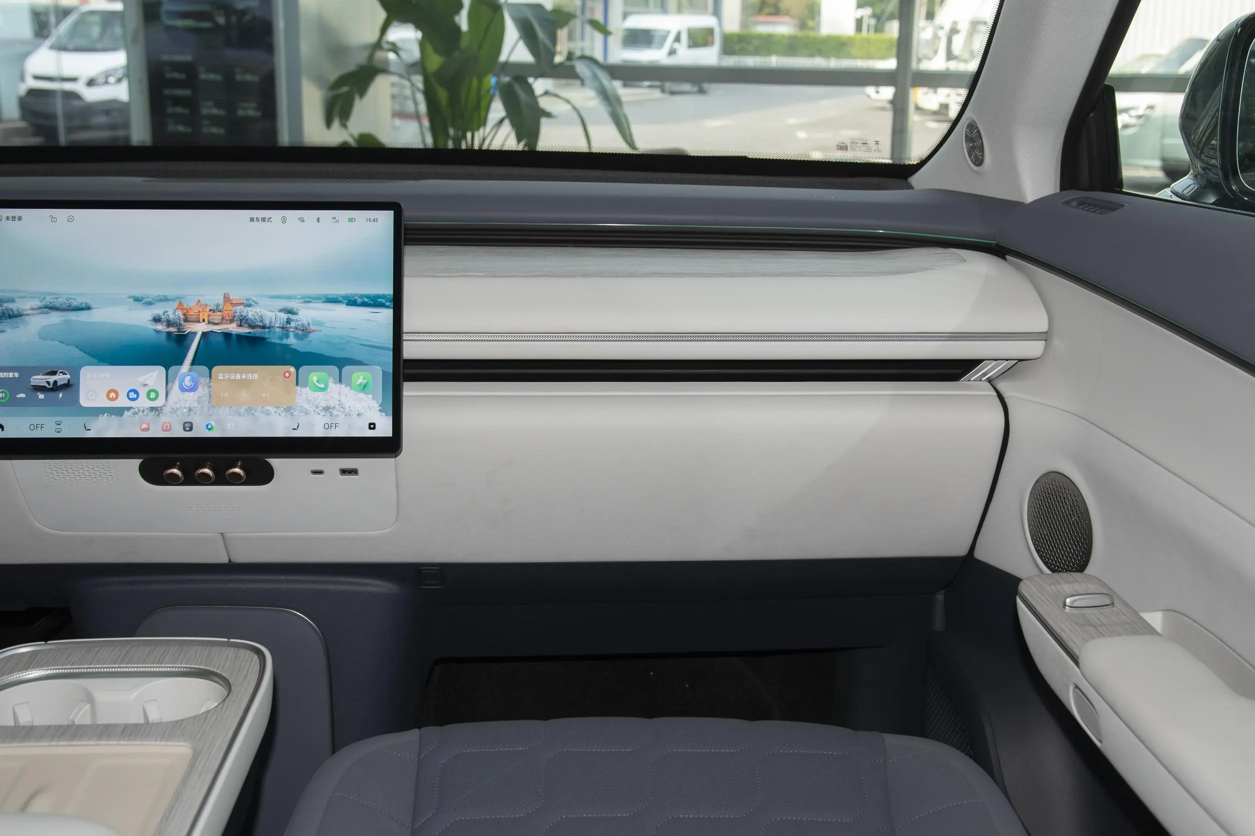 EXEED Sterra ET 2024 interior-4