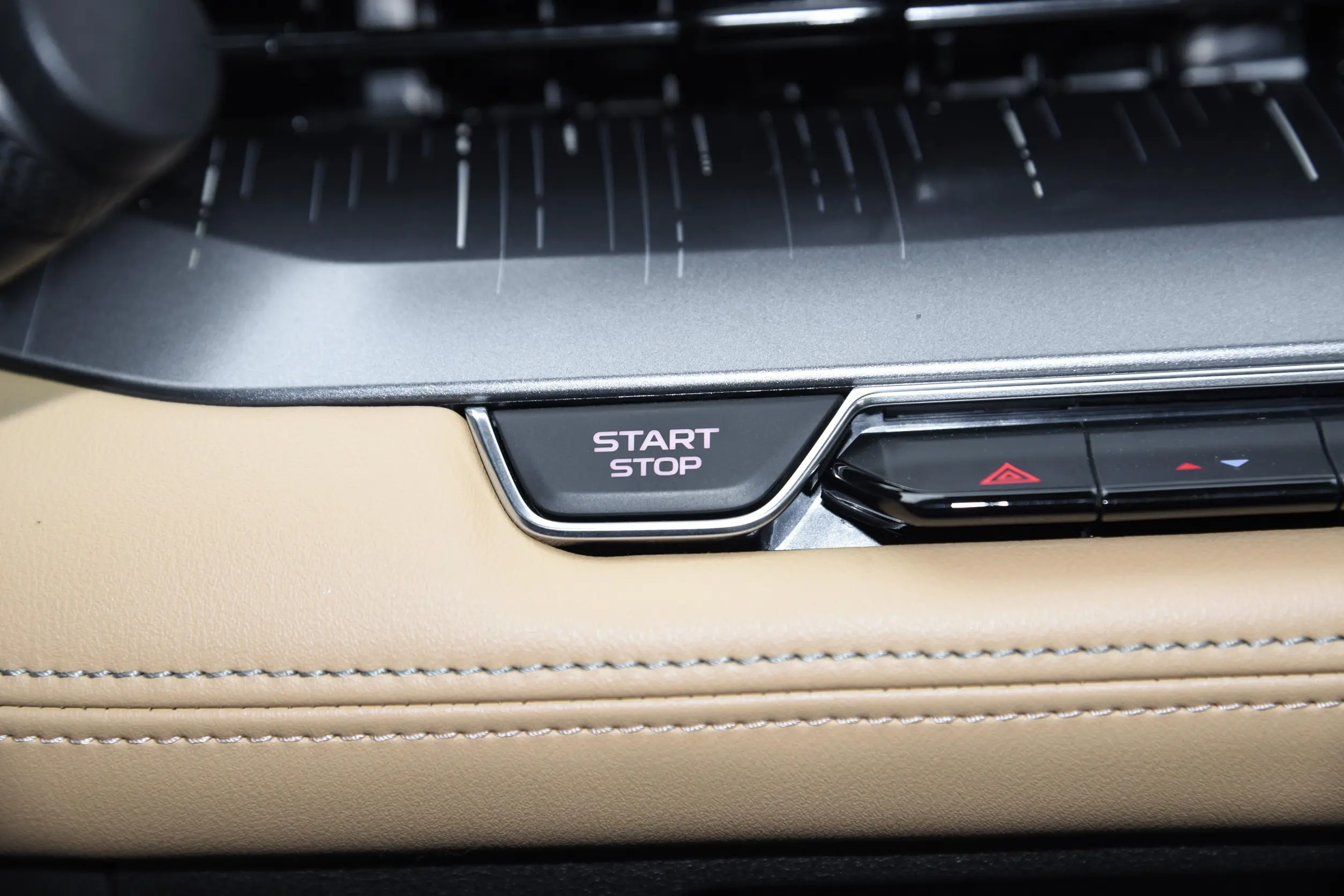 Geely Emgrand L HiP picture (3)
