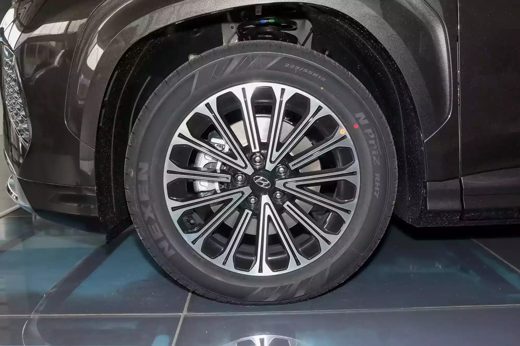 Hyundai Custo 2024 picture-3