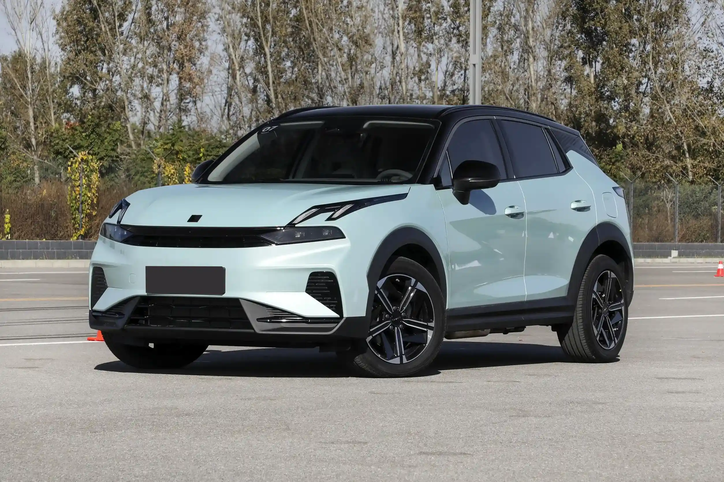 Lynk & Co 06 EM-P picture (13)