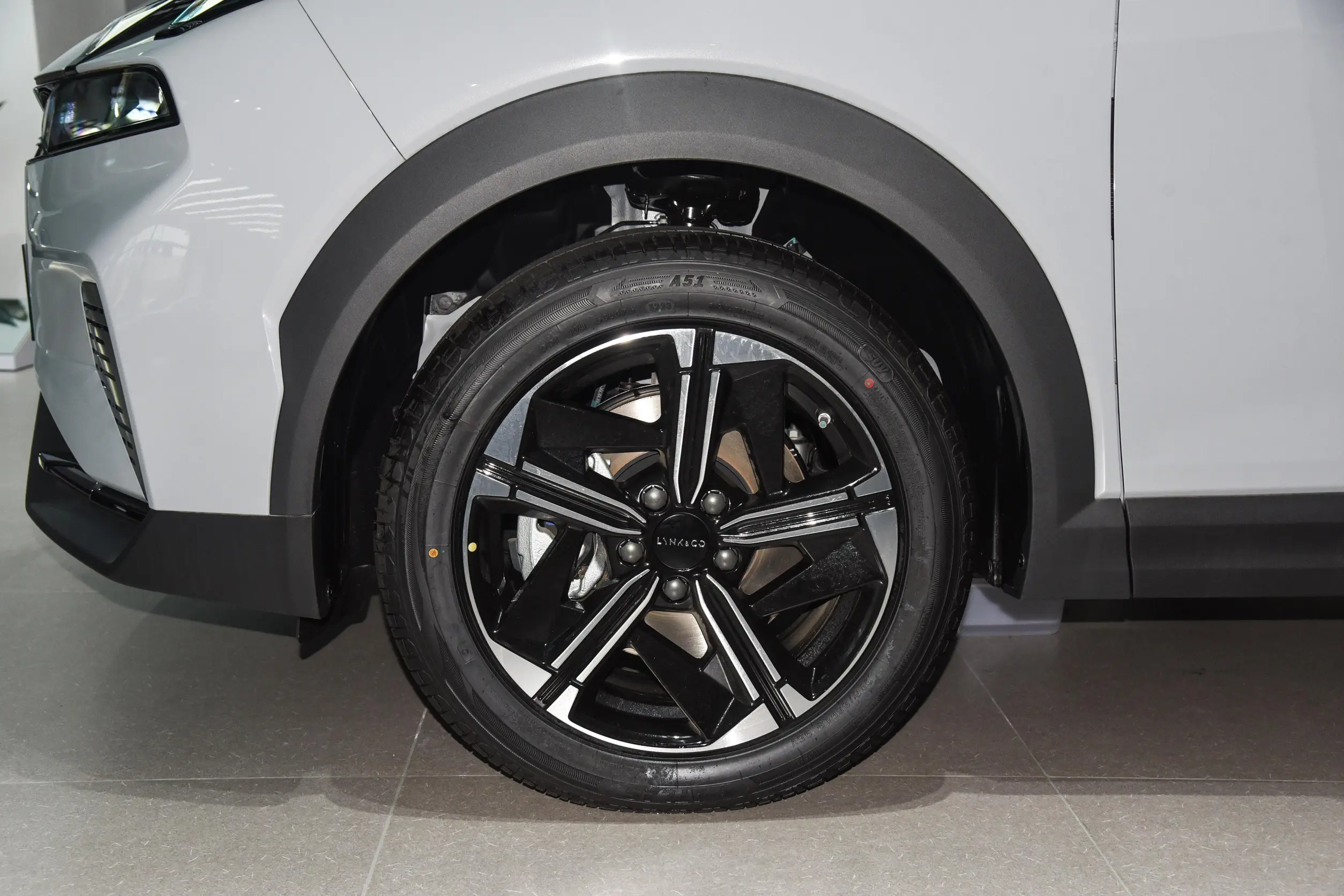 Lynk & Co 06 EM-P picture (16)