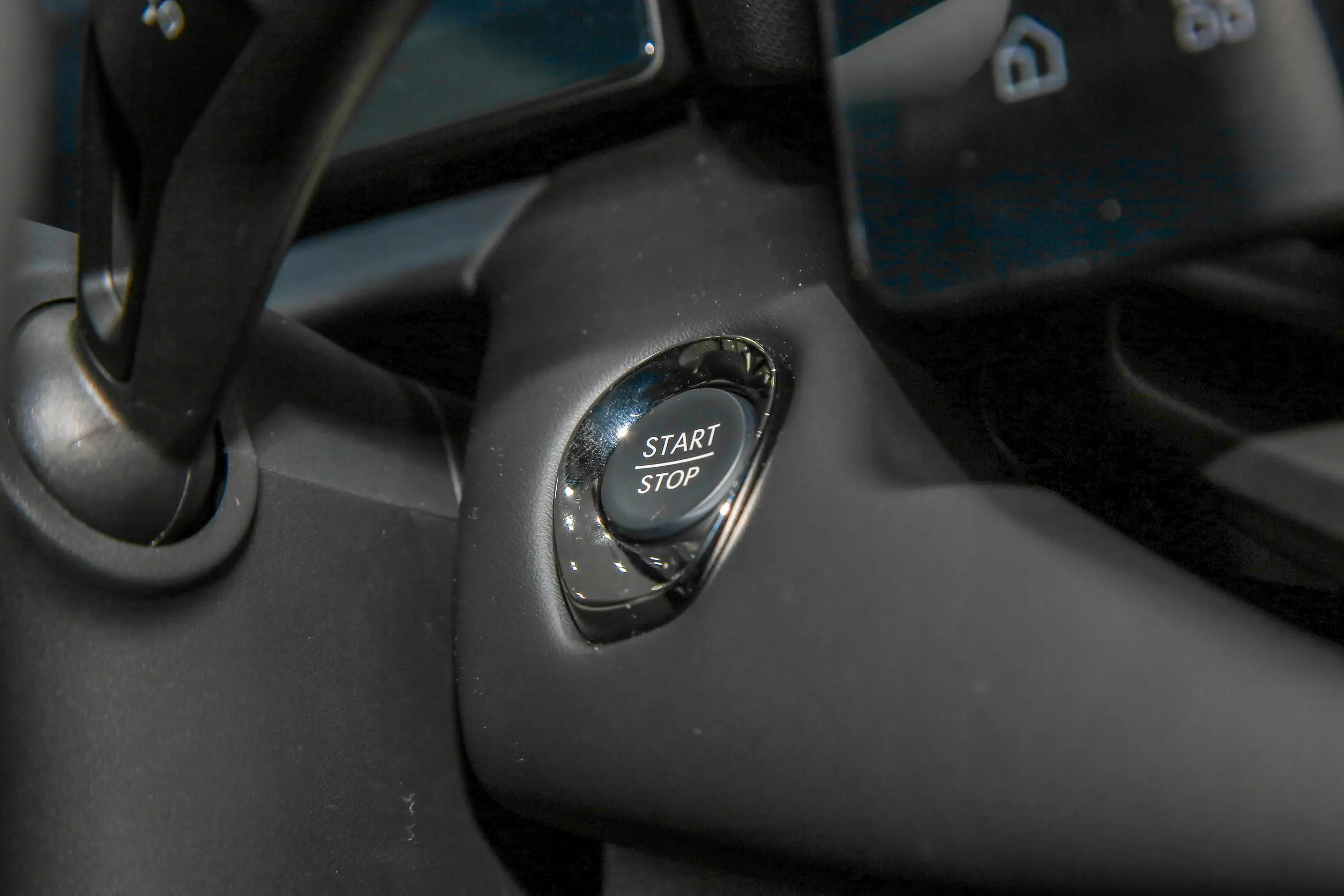 Lynk & Co 06 EM-P picture (4)