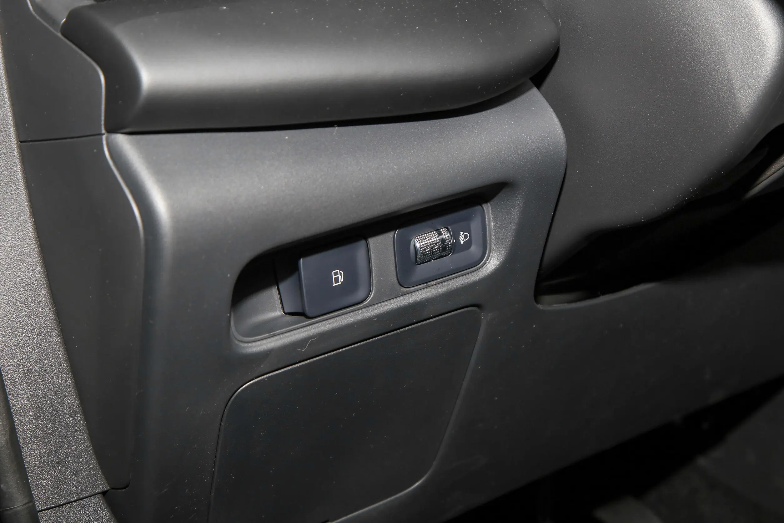 Lynk & Co 06 EM-P picture (5)