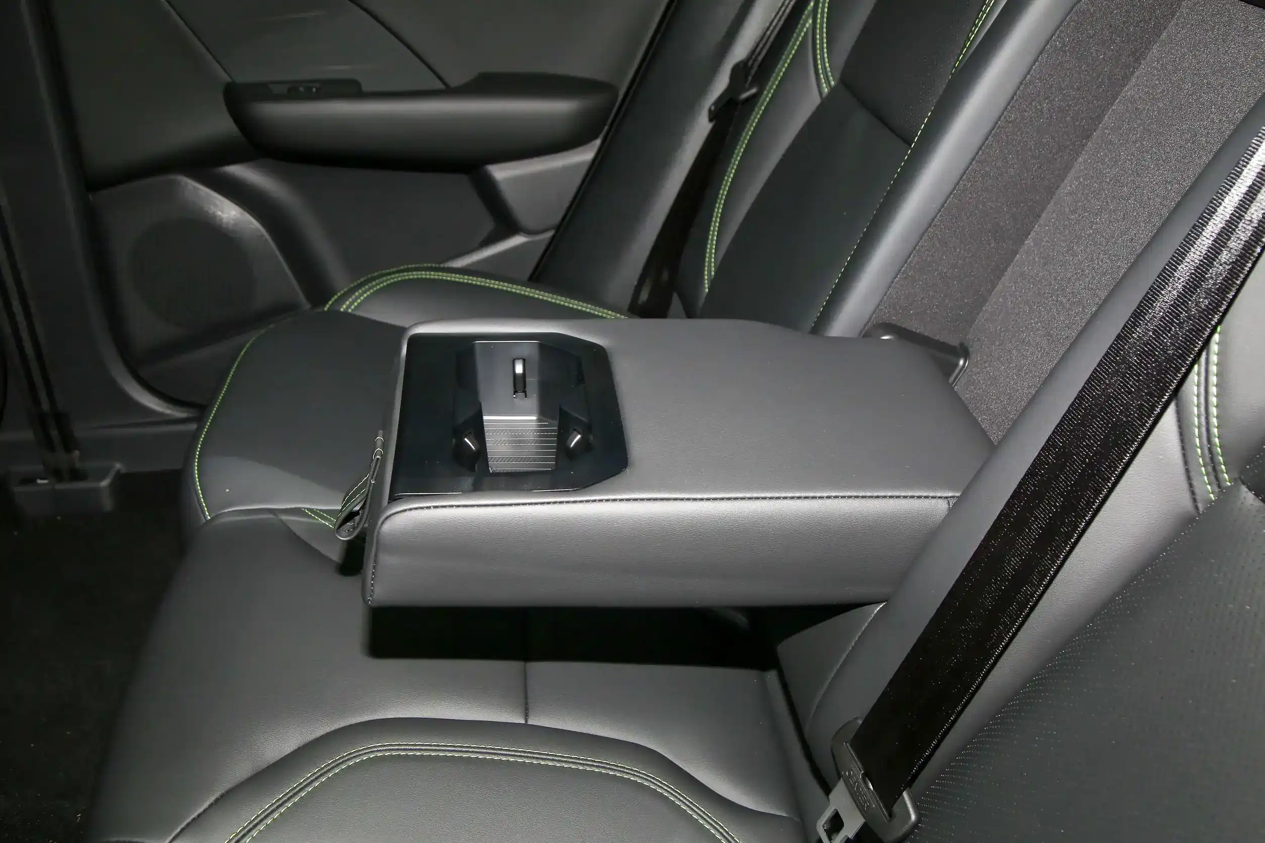 Lynk & Co 06 EM-P picture (6)