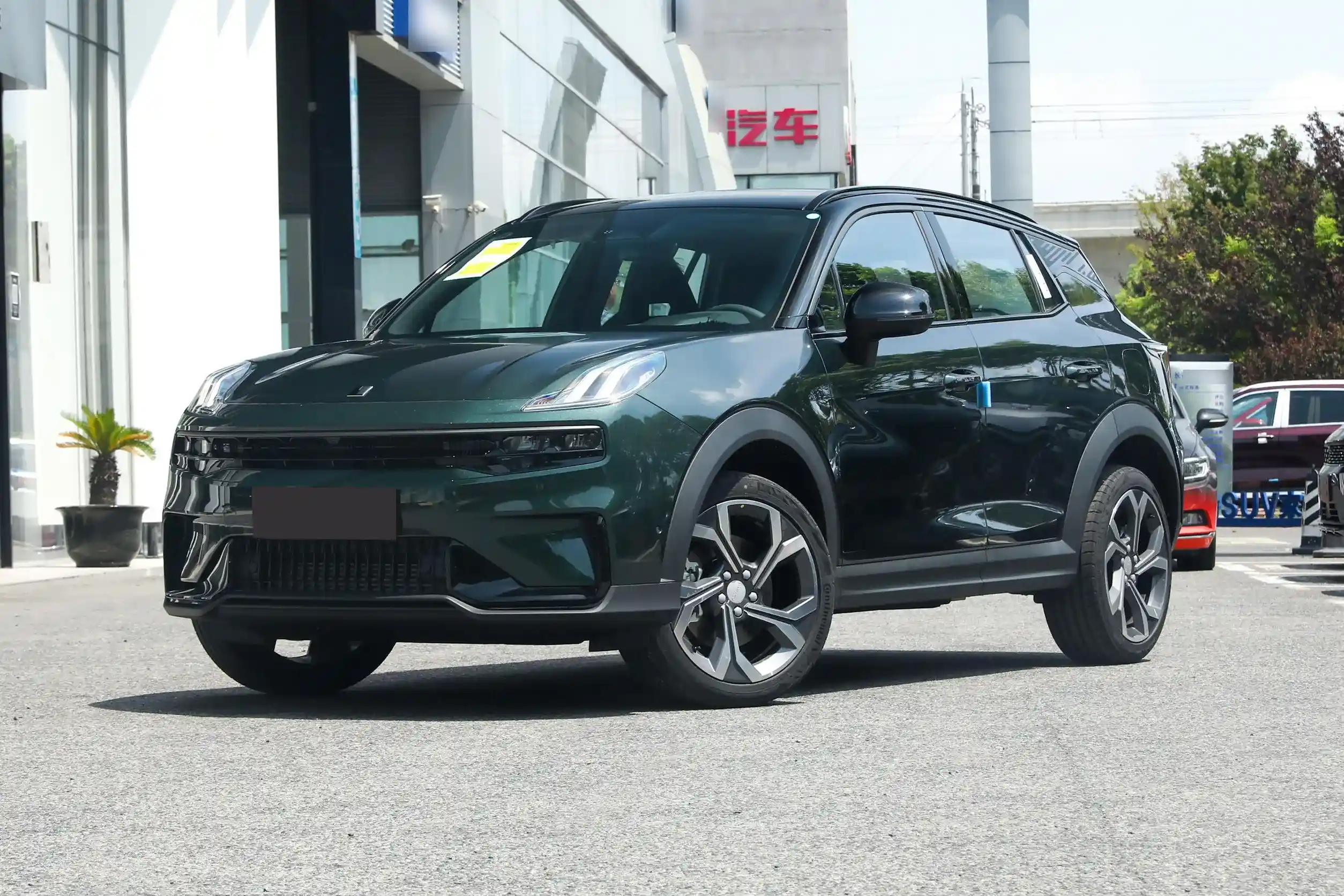 Lynk & Co 06 picture (9)