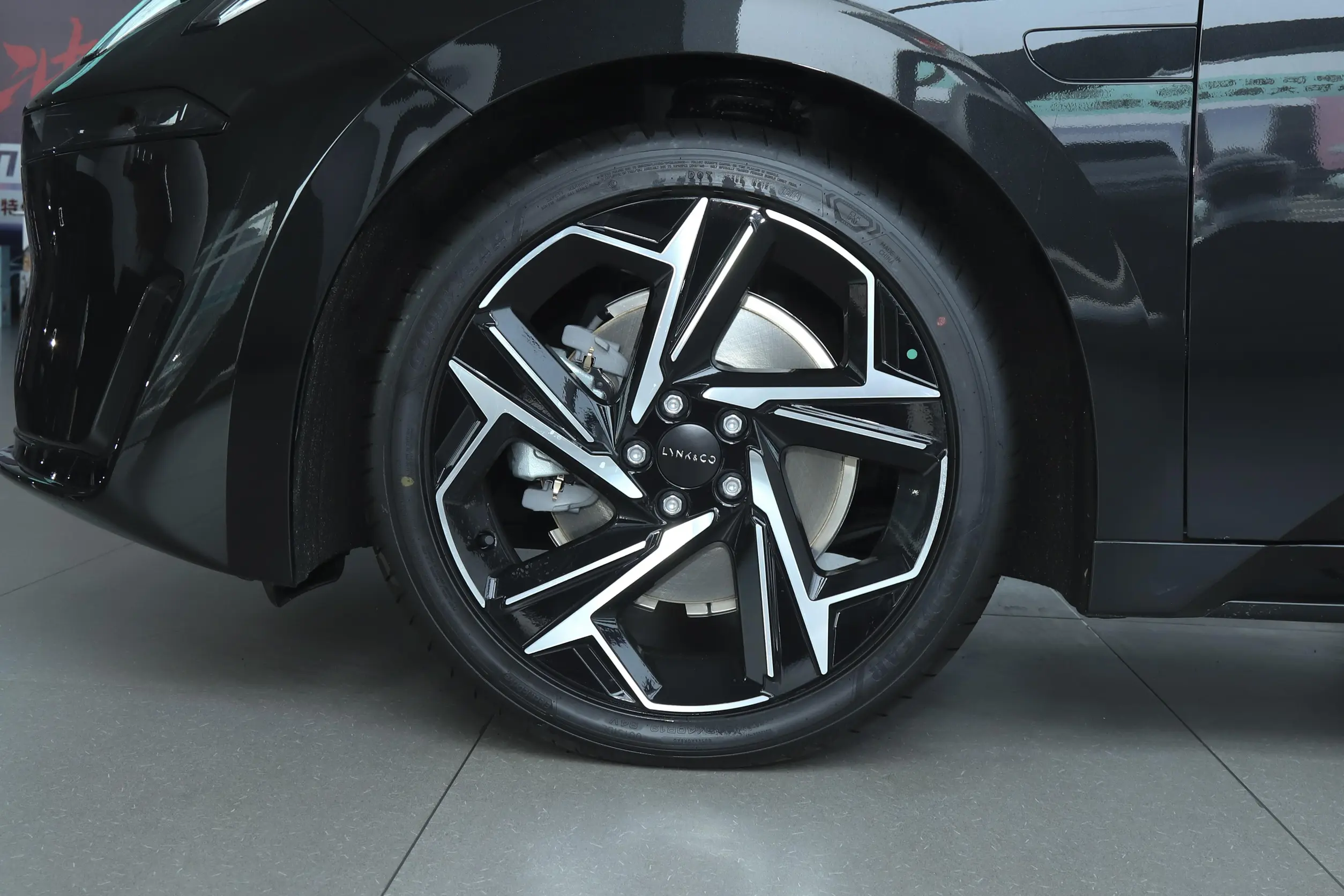 Lynk & Co 07 EM-P picture