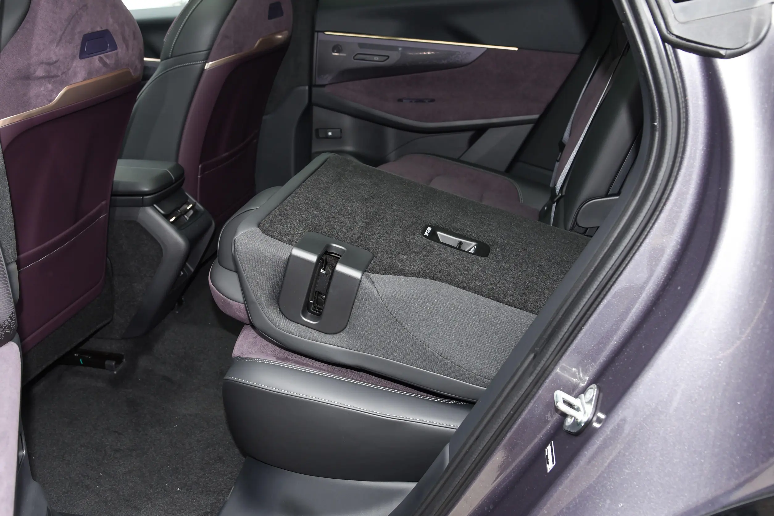 Lynk & Co 08 EM-P picture (5)