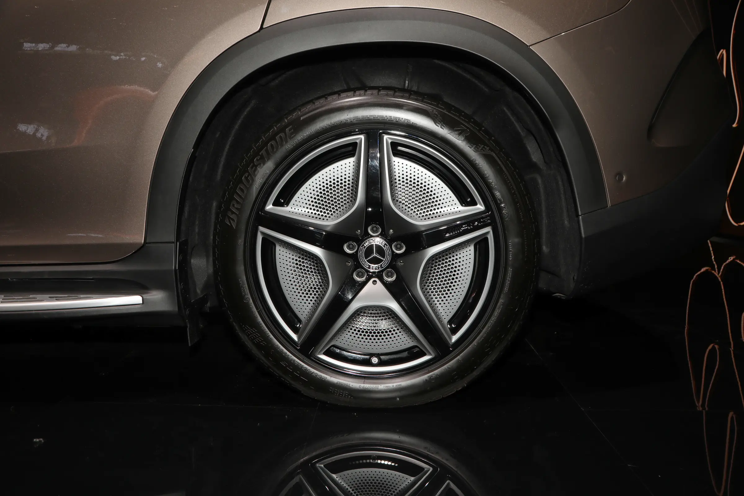 Mercedes-Benz EQE SUV picture (8)
