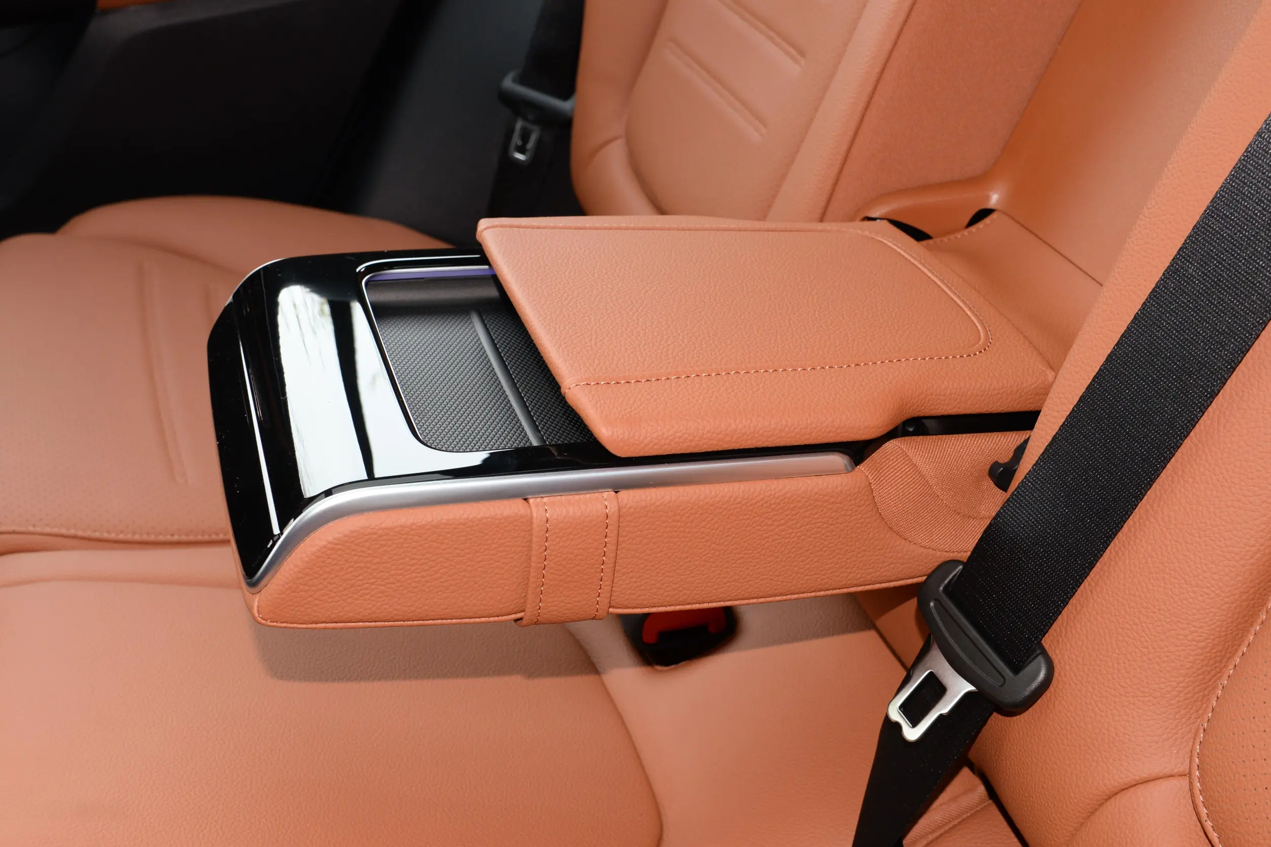 Mercedes-Benz GLC picture (7)