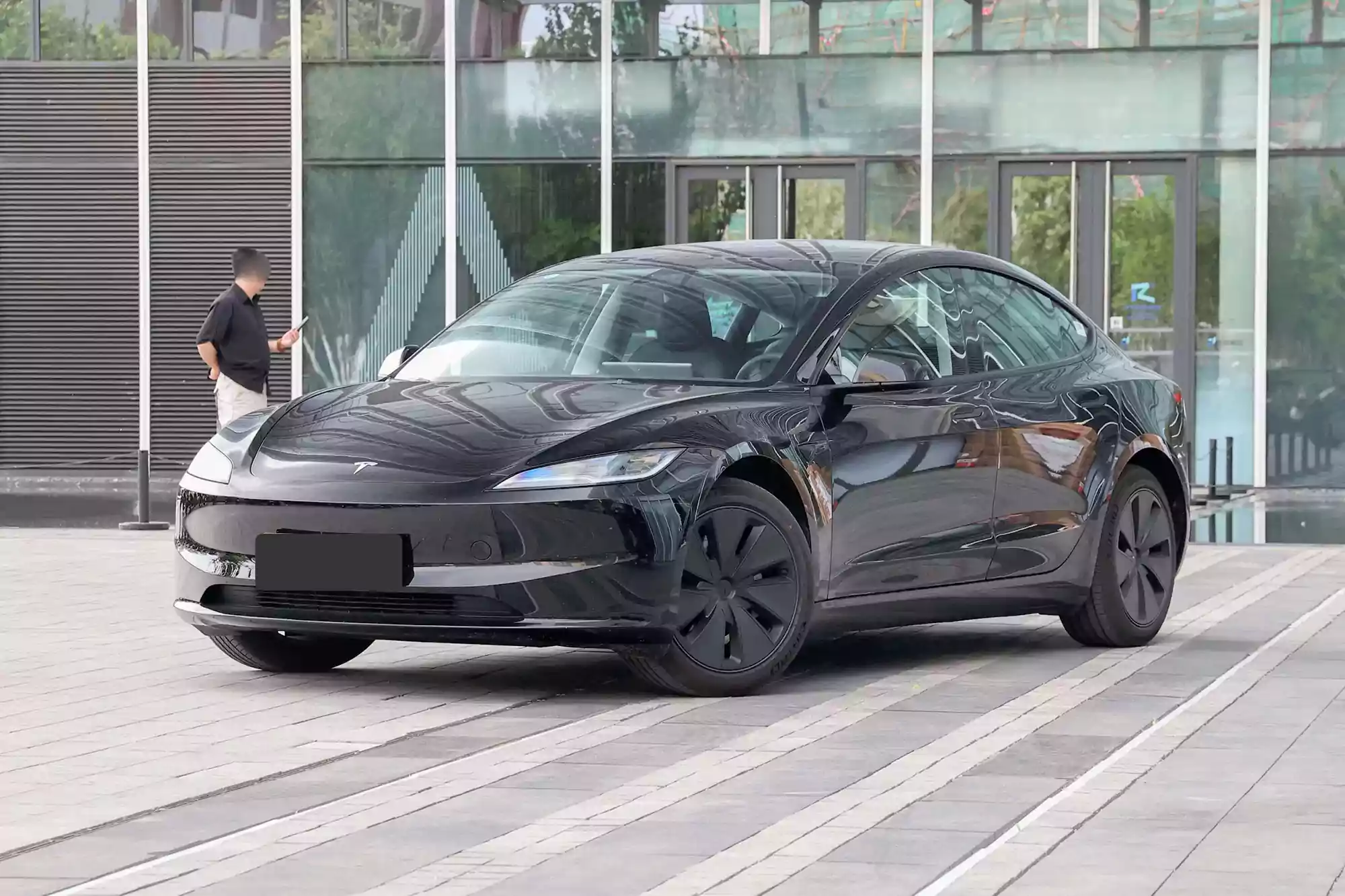 Tesla Model 3 picture (14)