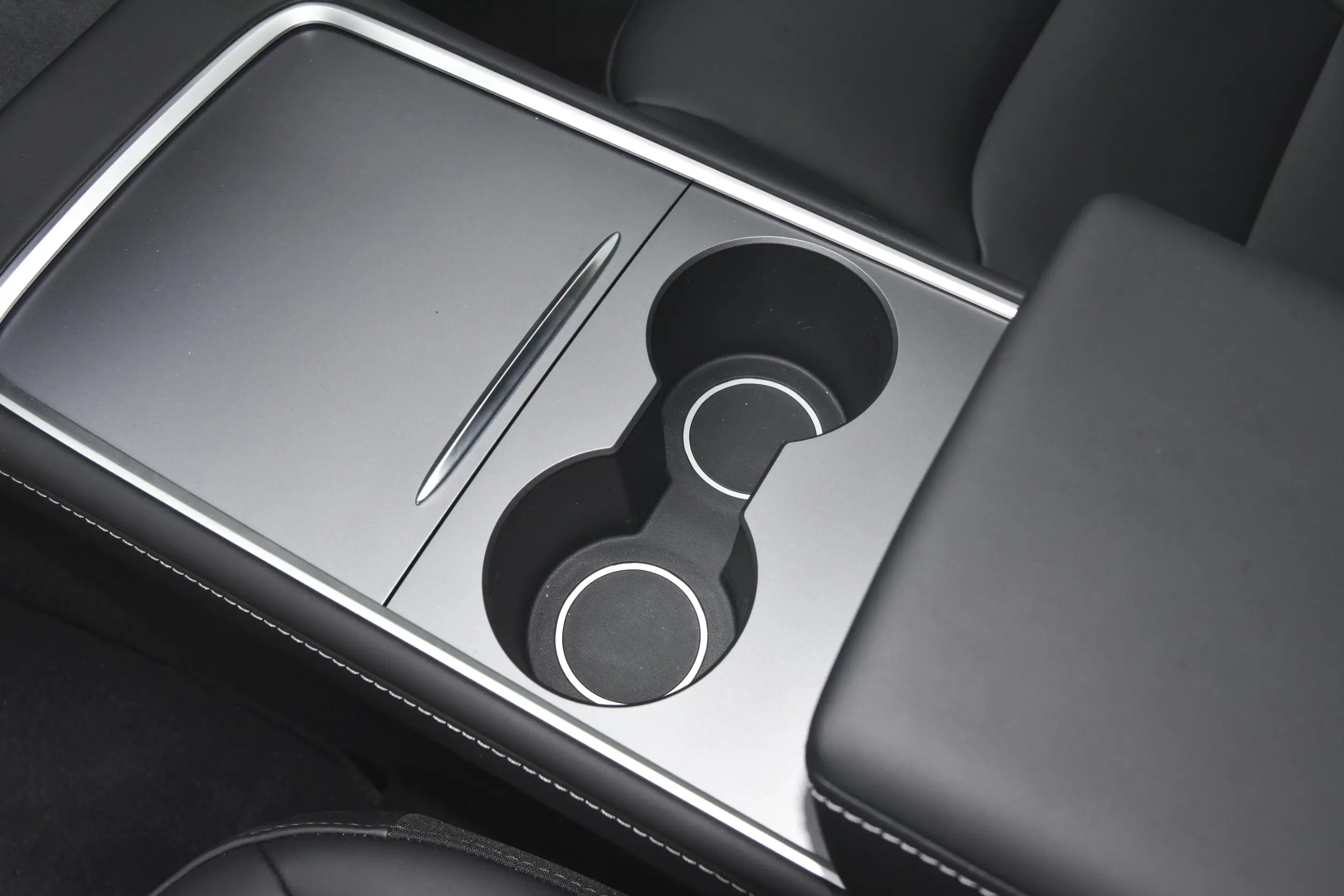 Tesla Model Y picture (2)