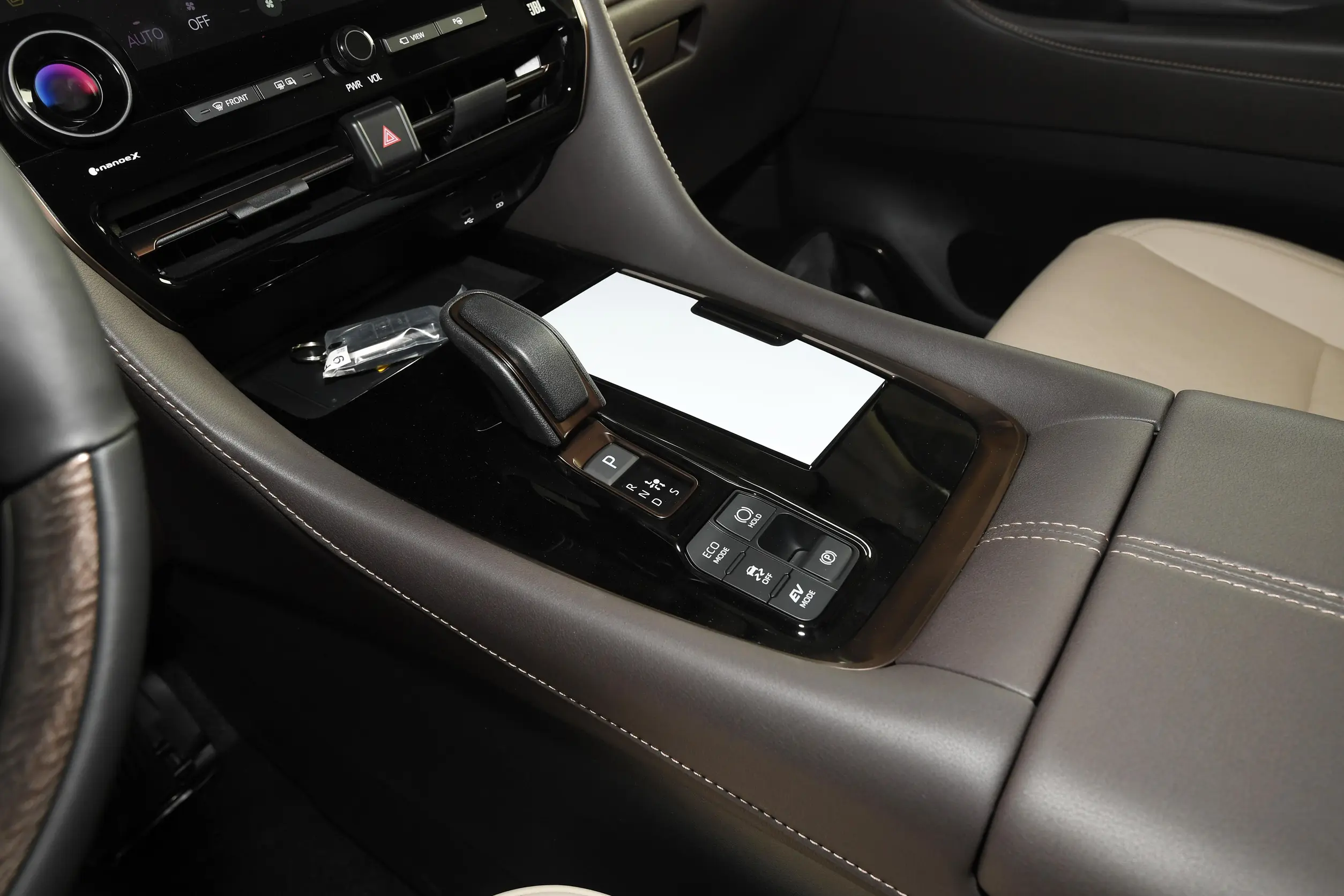 Toyota Alphard picture (14)