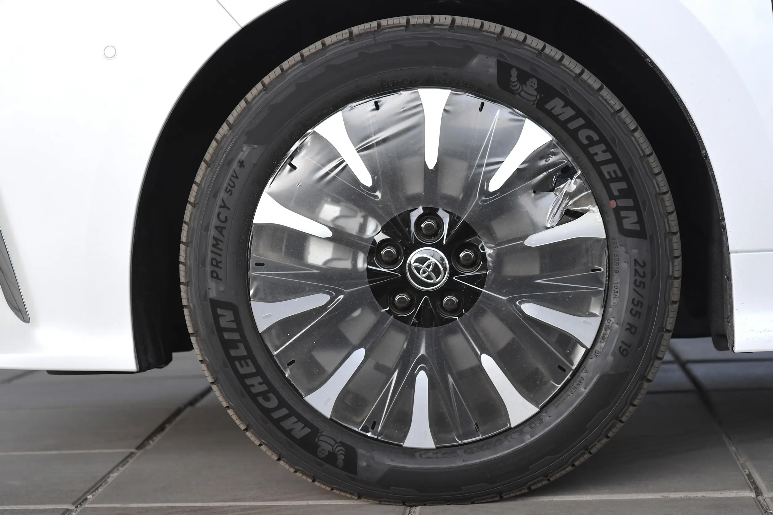 Toyota Alphard picture (6)
