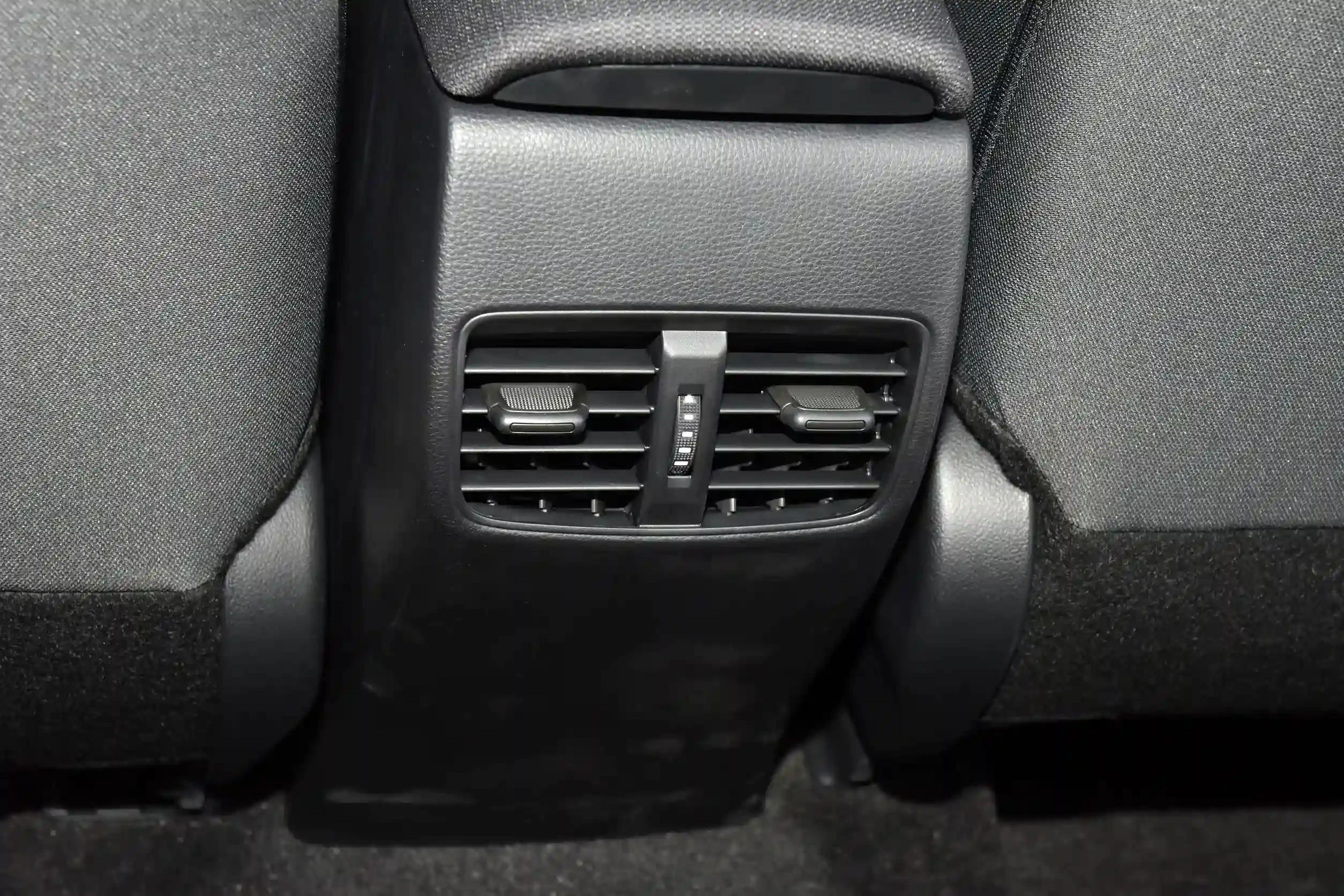 Toyota Corolla Cross picture (7)