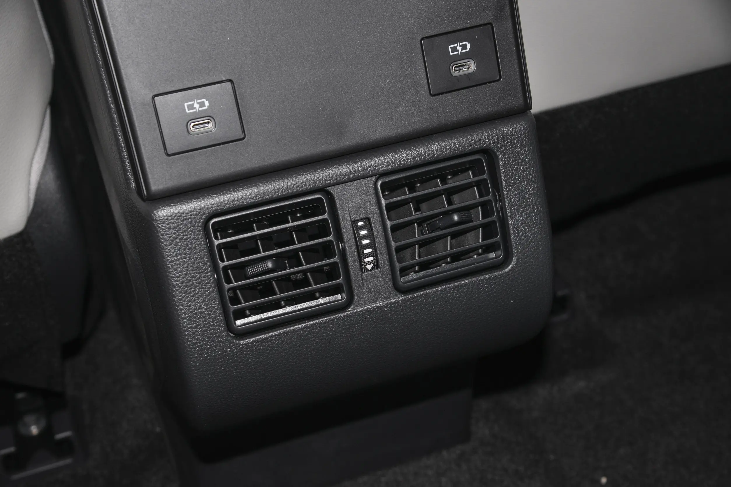Toyota bZ4X picture (10)