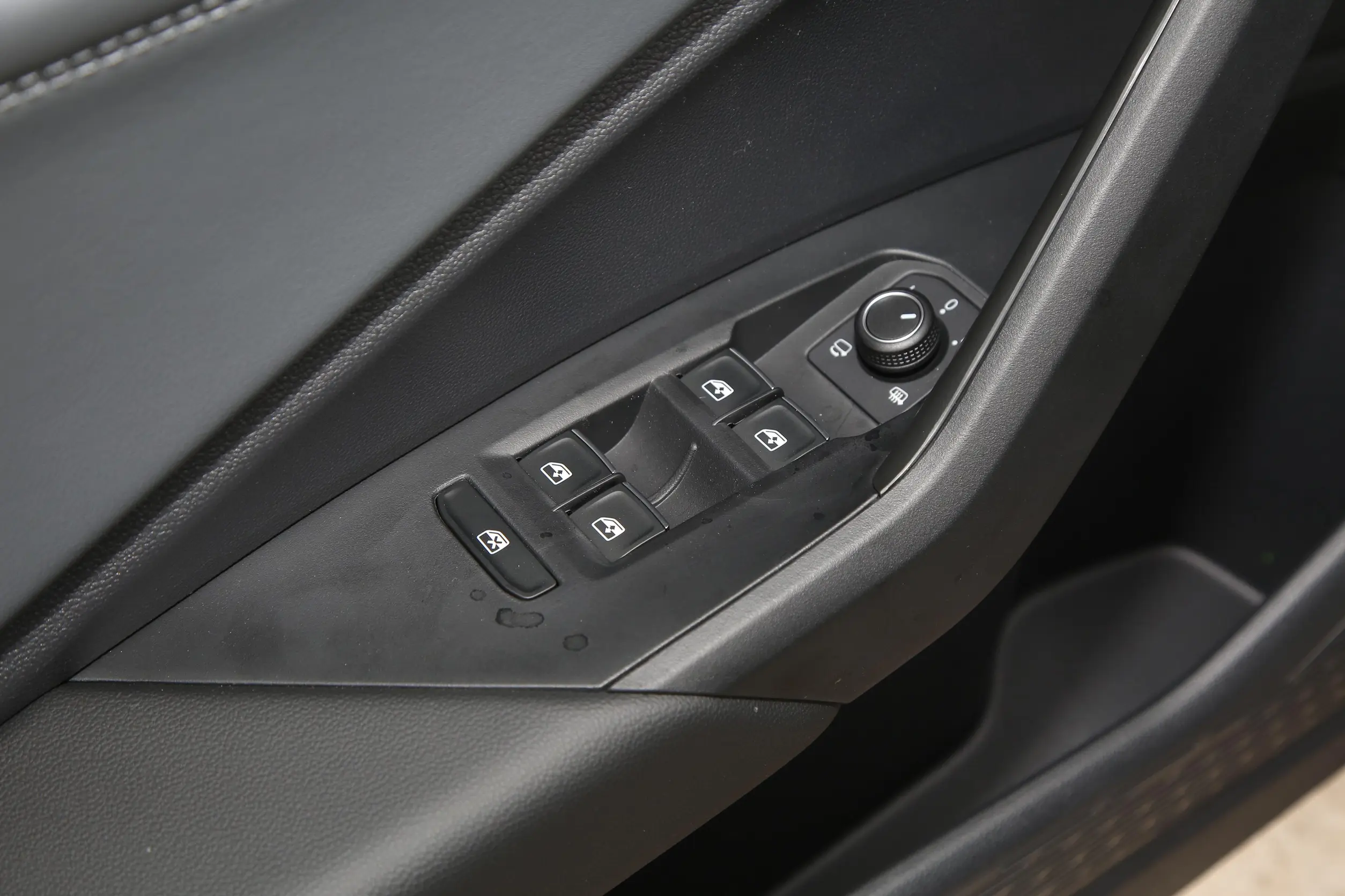 Volkswagen Sagitar picture (8)