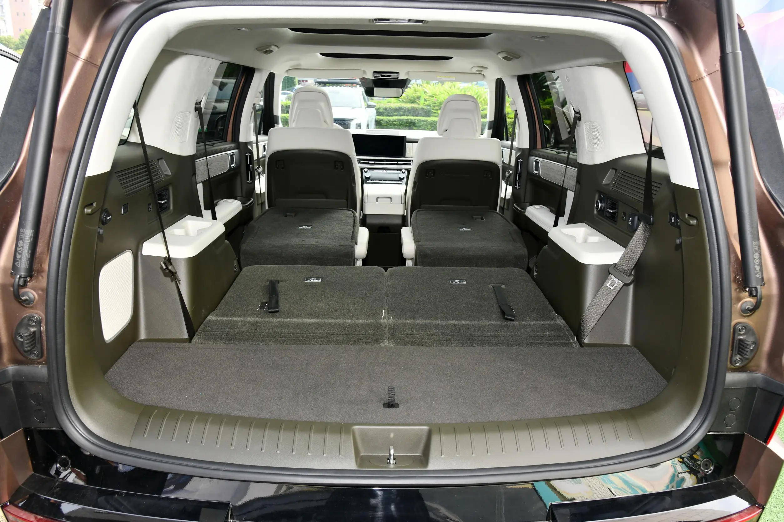 Hyundai Santa Fe 2024 picture-9