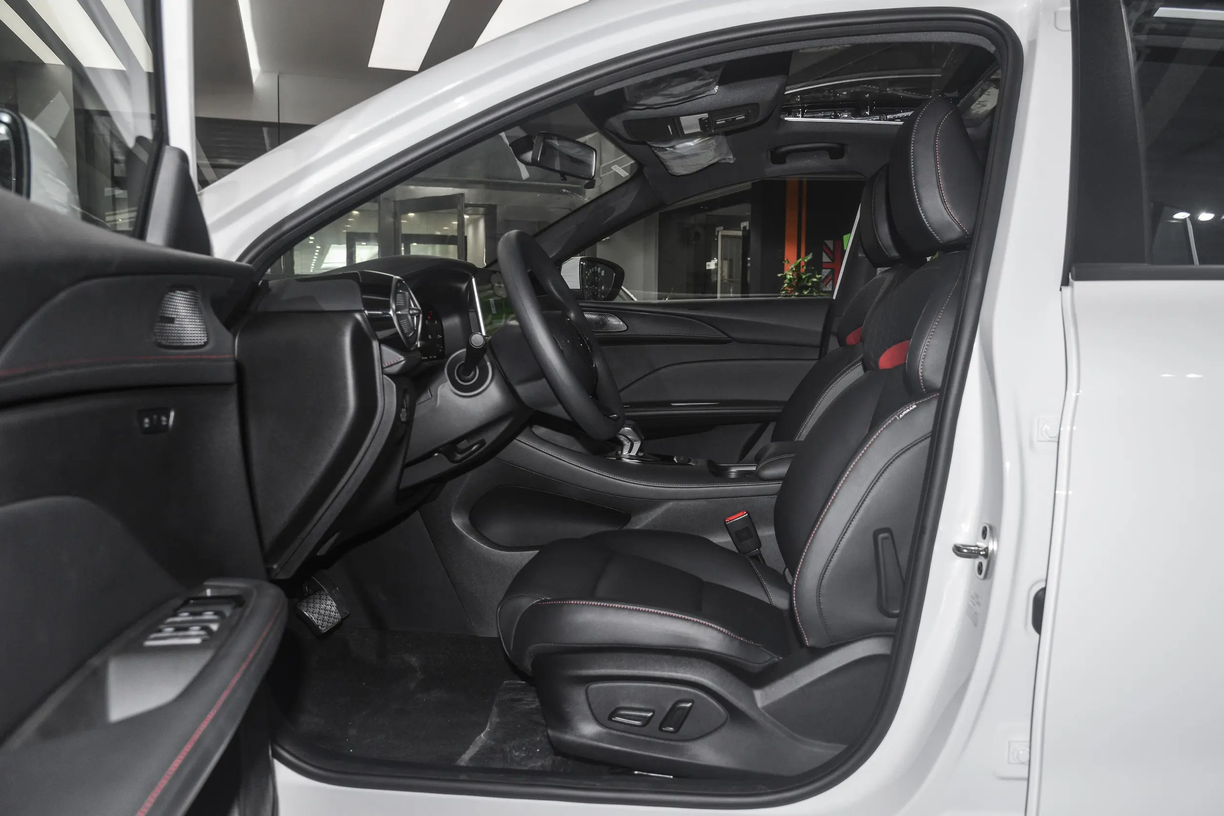 MG Motor MG5 2025 space-1