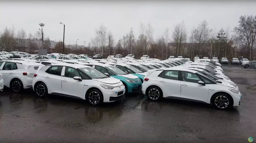 Many Volkswagen ID.3 parked