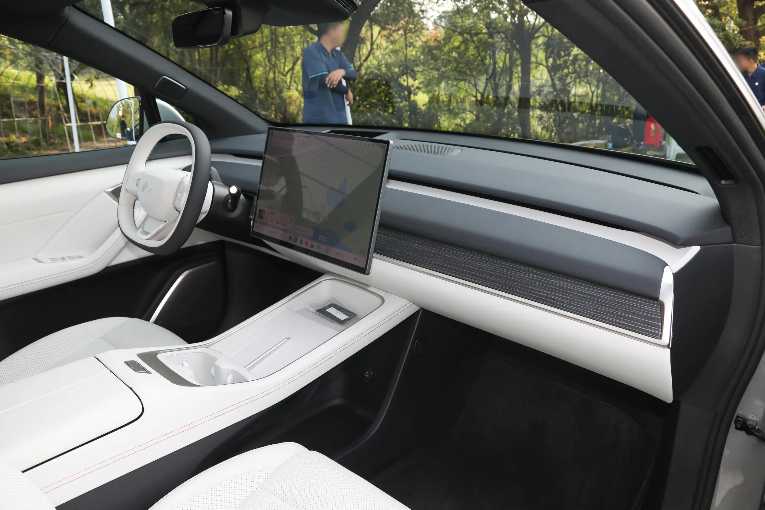 ONVO L60 2024 interior-4