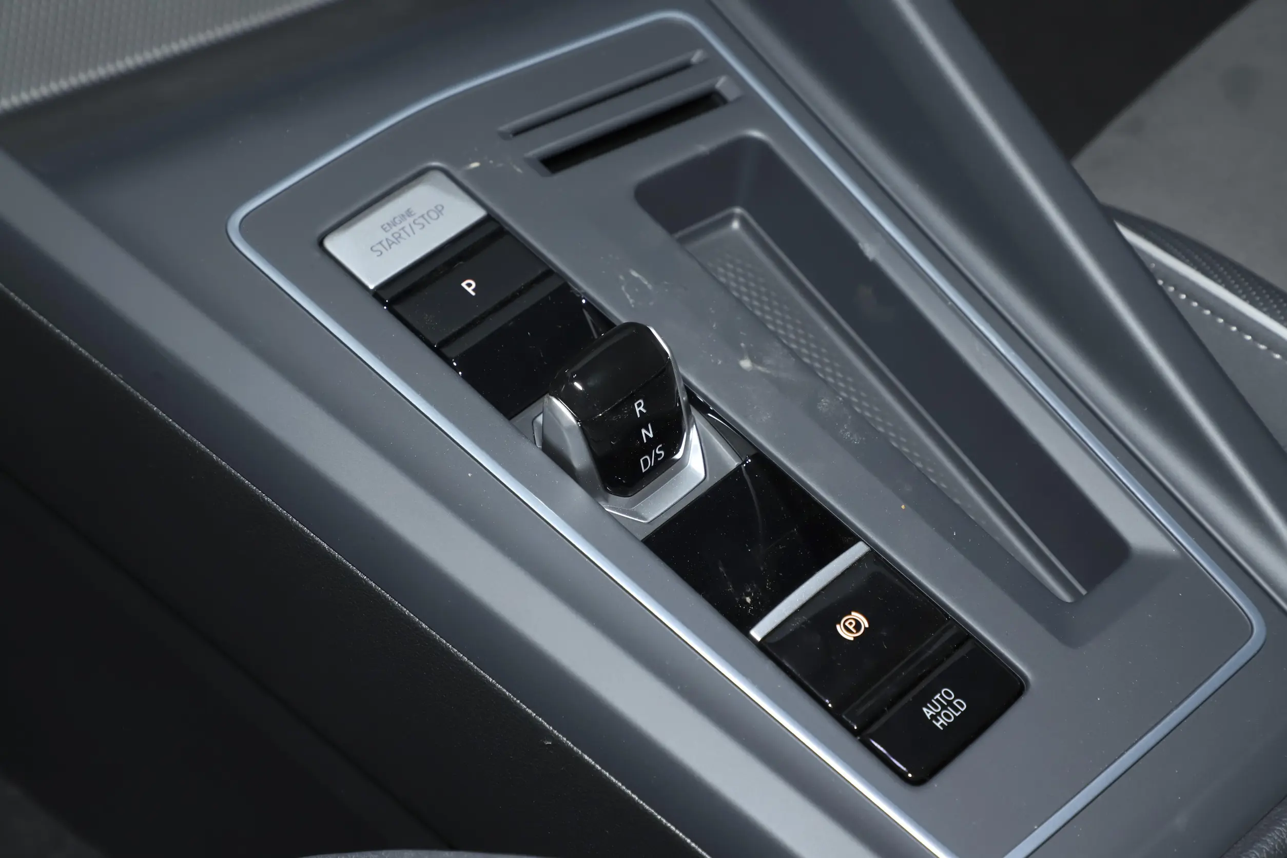 Volkswagen Golf 2024 interior-3