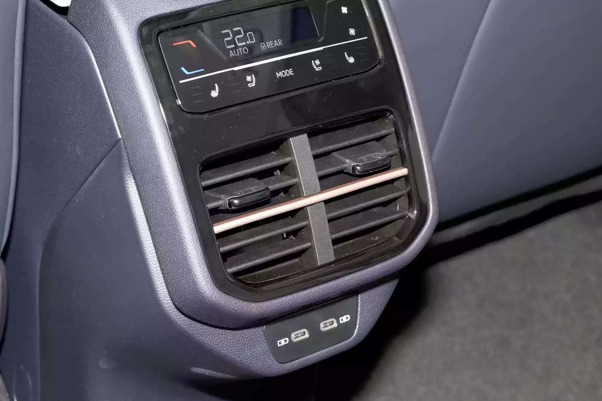 Volkswagen Passat 2025 picture-9