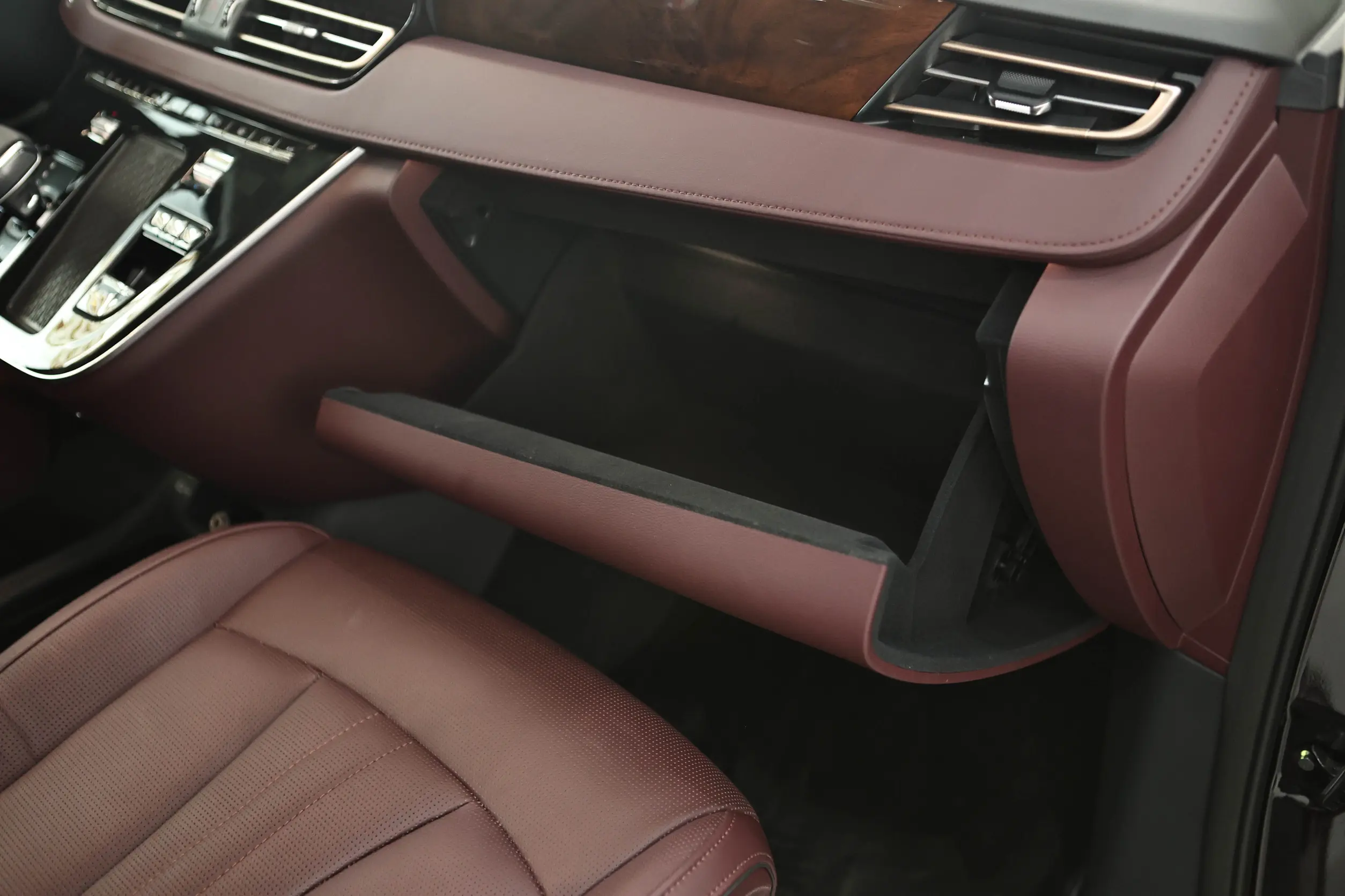 Hongqi HQ9 PHEV 2024 interior-4