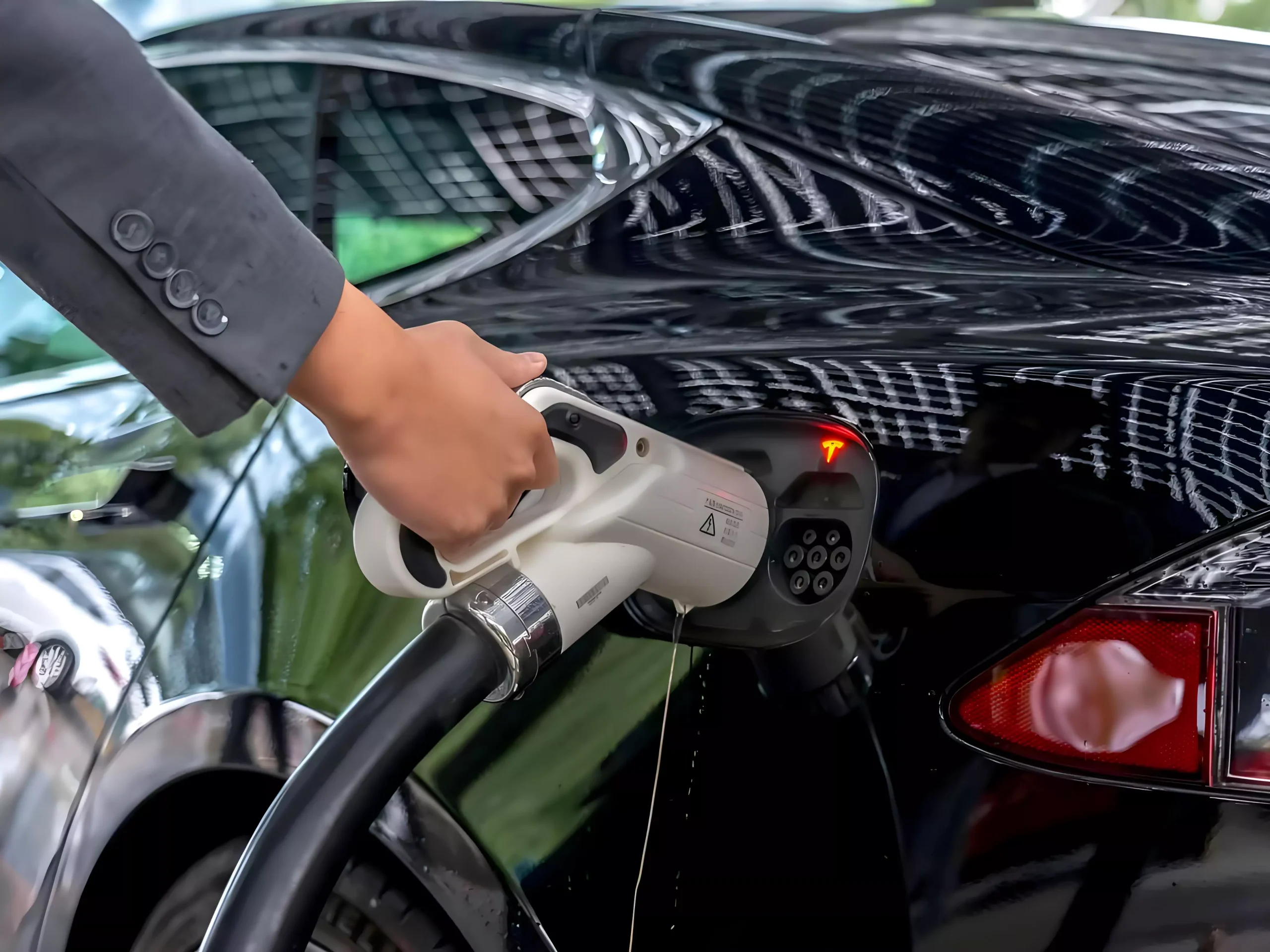Charging electric vehicles