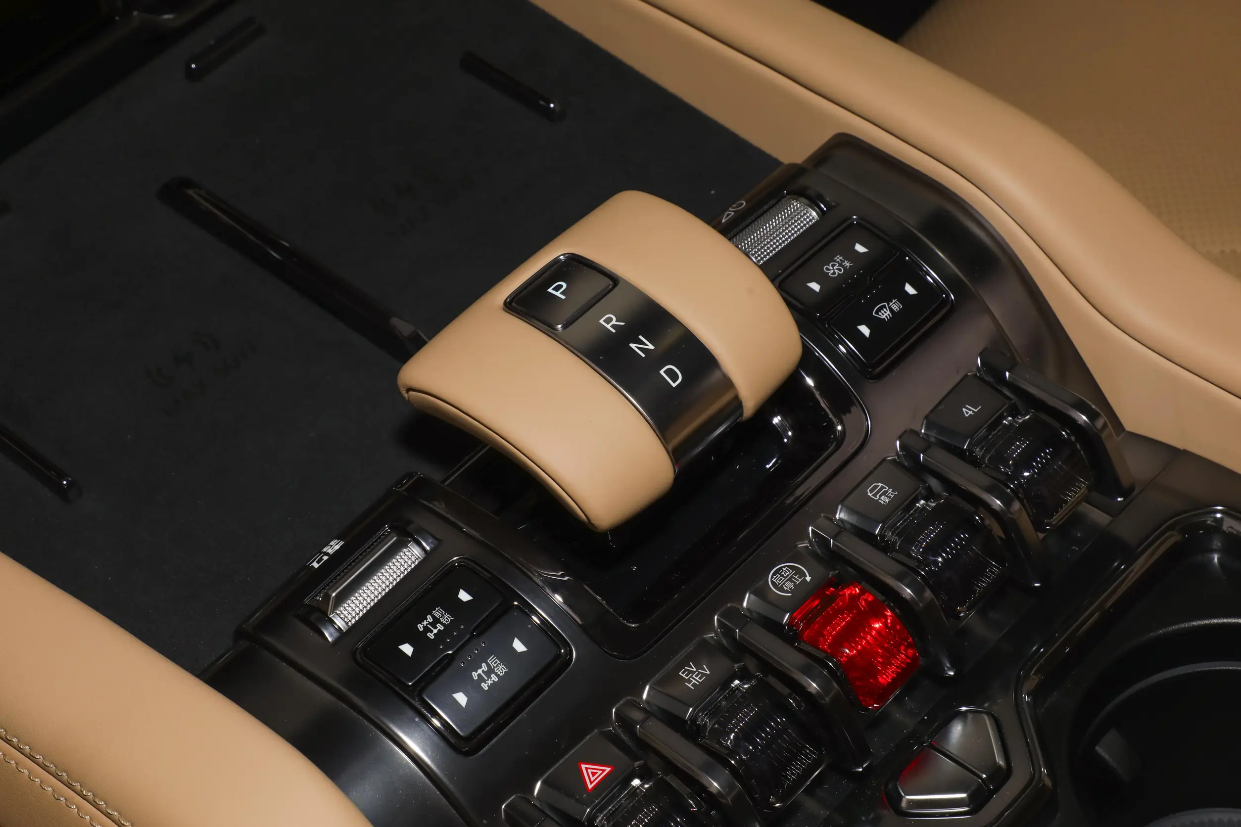Fangchengbao Bao 8 2025 interior-3