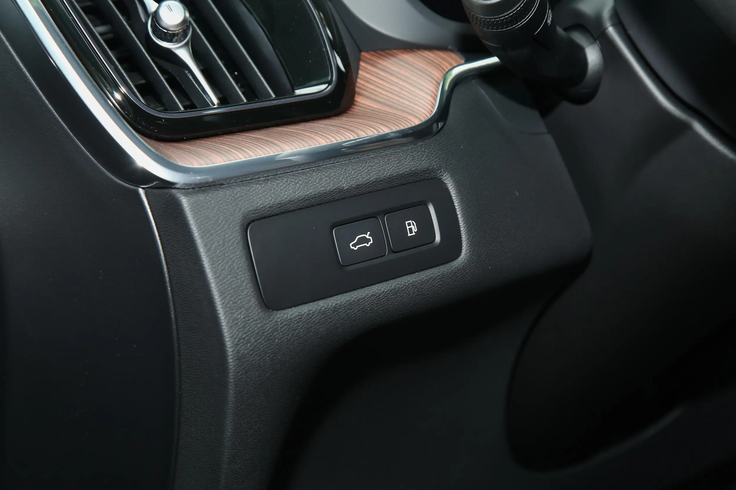 Volvo XC60 PHEV 2025 picture (6)